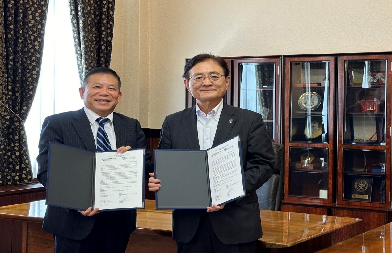 圖說／國發會劉主委鏡清（左）與京都大學湊長博（右）校長合影